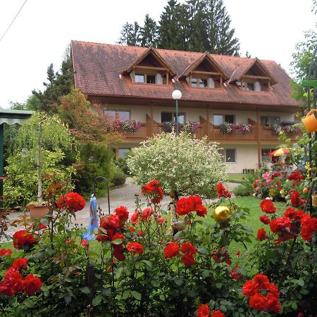 Hotel Gaestehaus Zur Schoenen Aussicht à Wies Extérieur photo