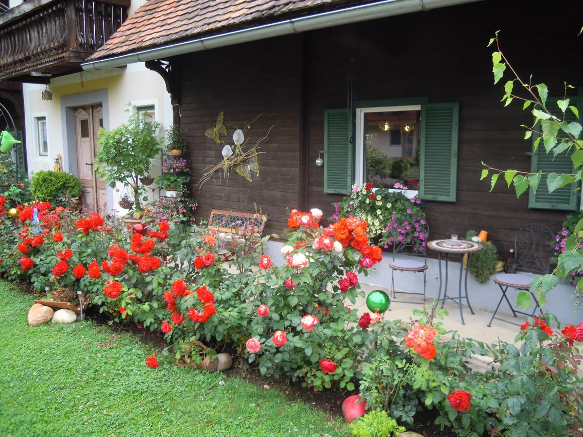 Hotel Gaestehaus Zur Schoenen Aussicht à Wies Extérieur photo