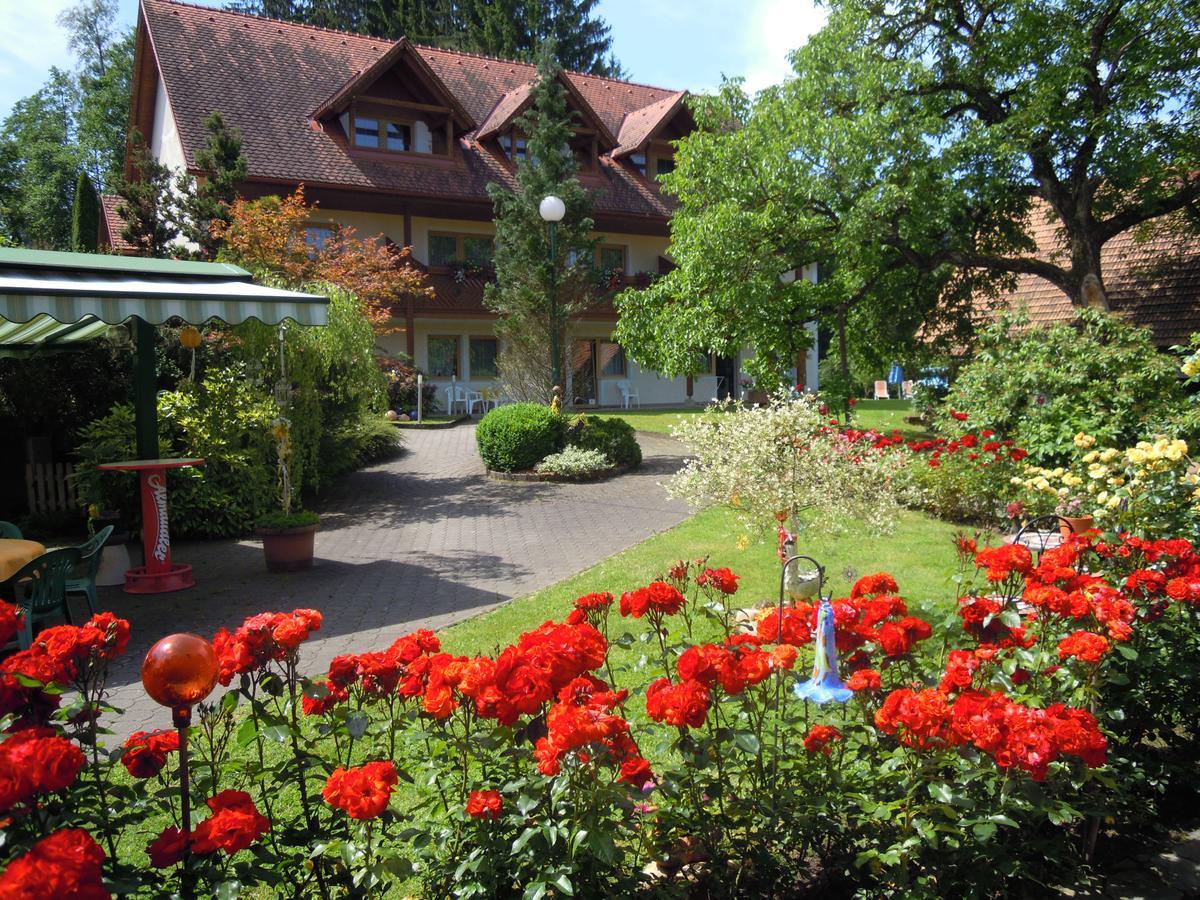 Hotel Gaestehaus Zur Schoenen Aussicht à Wies Extérieur photo