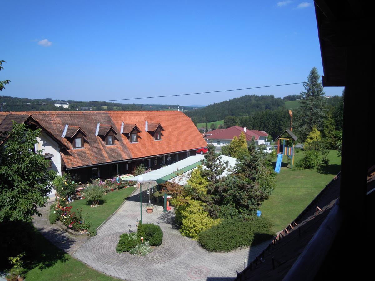 Hotel Gaestehaus Zur Schoenen Aussicht à Wies Extérieur photo