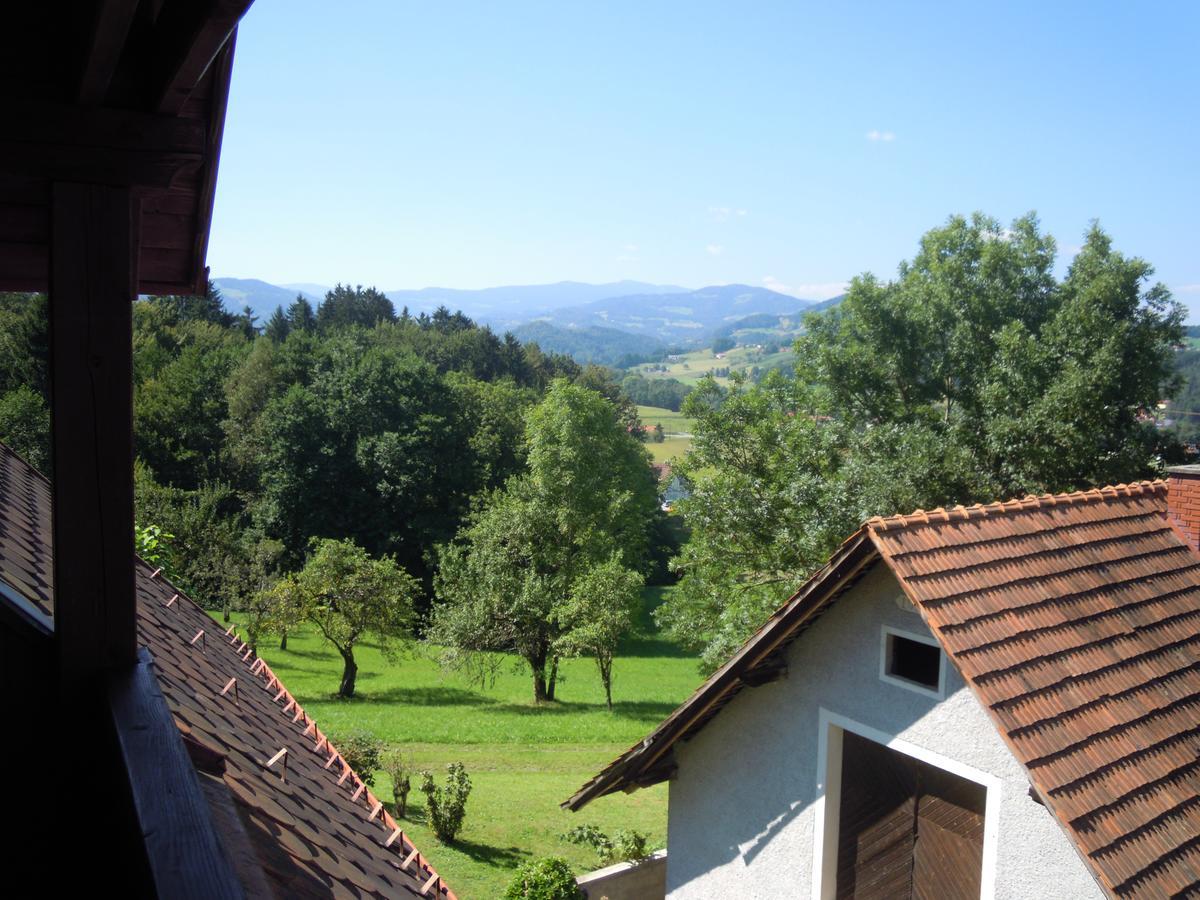 Hotel Gaestehaus Zur Schoenen Aussicht à Wies Extérieur photo